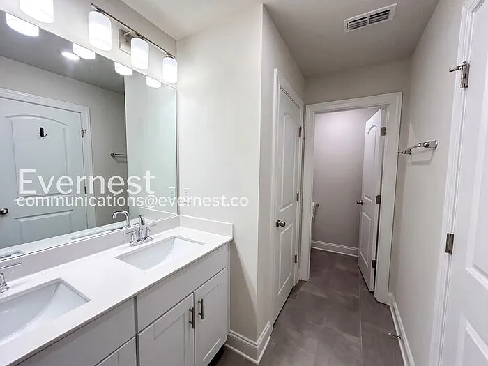 4522 Skywood Ln — Photo 11