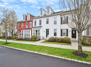 18 Brinscall Ct #18, Danbury, CT 06810