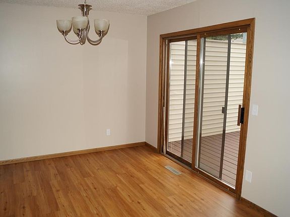 4th image of 781 Cougar Dr