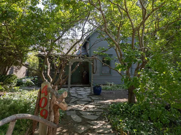 409 N Erickson St, Bishop Hill, IL 61419