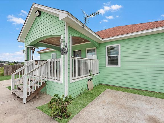 3rd image of 2233 Hoss Ct