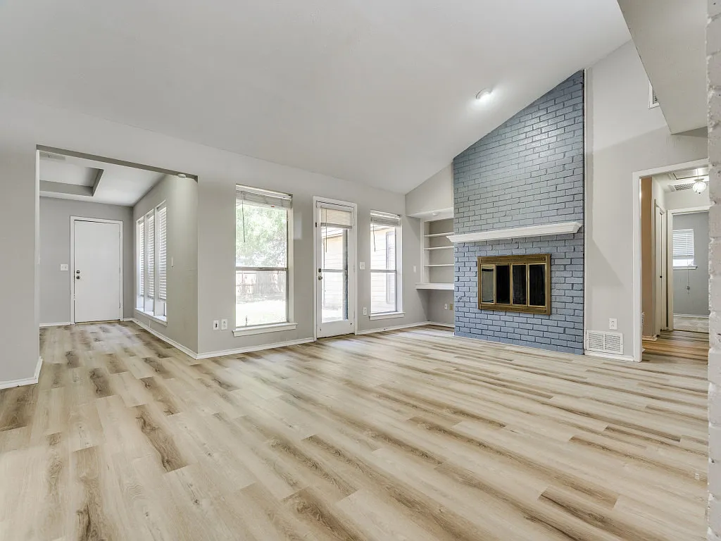 Building Photo - 2905 Mollimar Dr