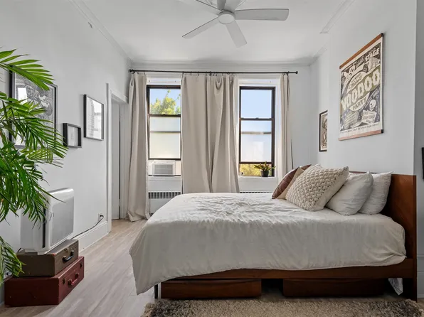 59-29 Linden Street image 17 of 22