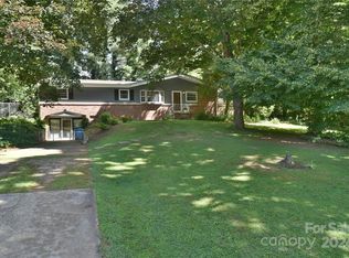 100 College Cir, Swannanoa, NC 28778