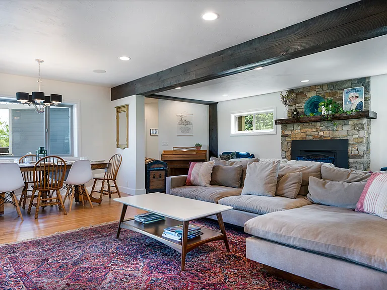 1815 Lower Valley Rd — Photo 9