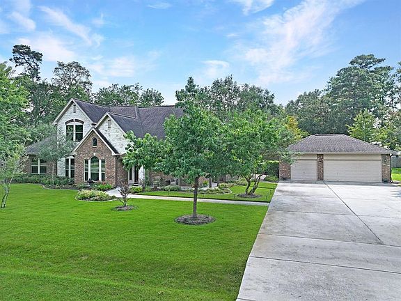 3rd image of 15319 Cypress Garden Drive