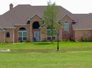 508 S 3rd St, Windom, TX 75492