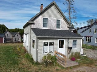 17 Pleasant St, Eastport, ME 04631