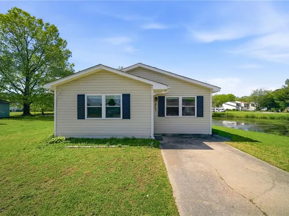 3803 Peach Orchard Cir, Portsmouth, VA 23703