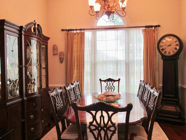 1271 Greenbriar Dr — Photo 8
