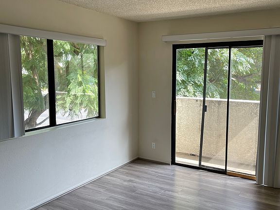 2nd image of 4143 Cahuenga Blvd APT 1