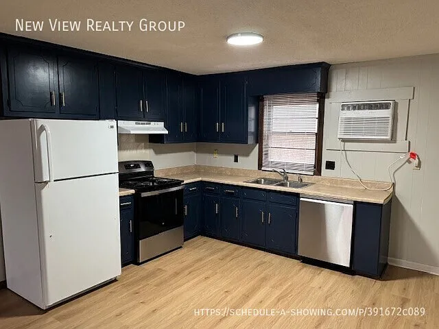 1568 Barringer St — Photo 2