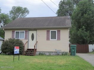 583 Upton Ave, Springfield, MI 49037