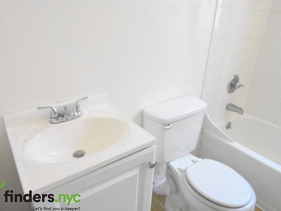 5th image of 208 Willis Ave APT 2S