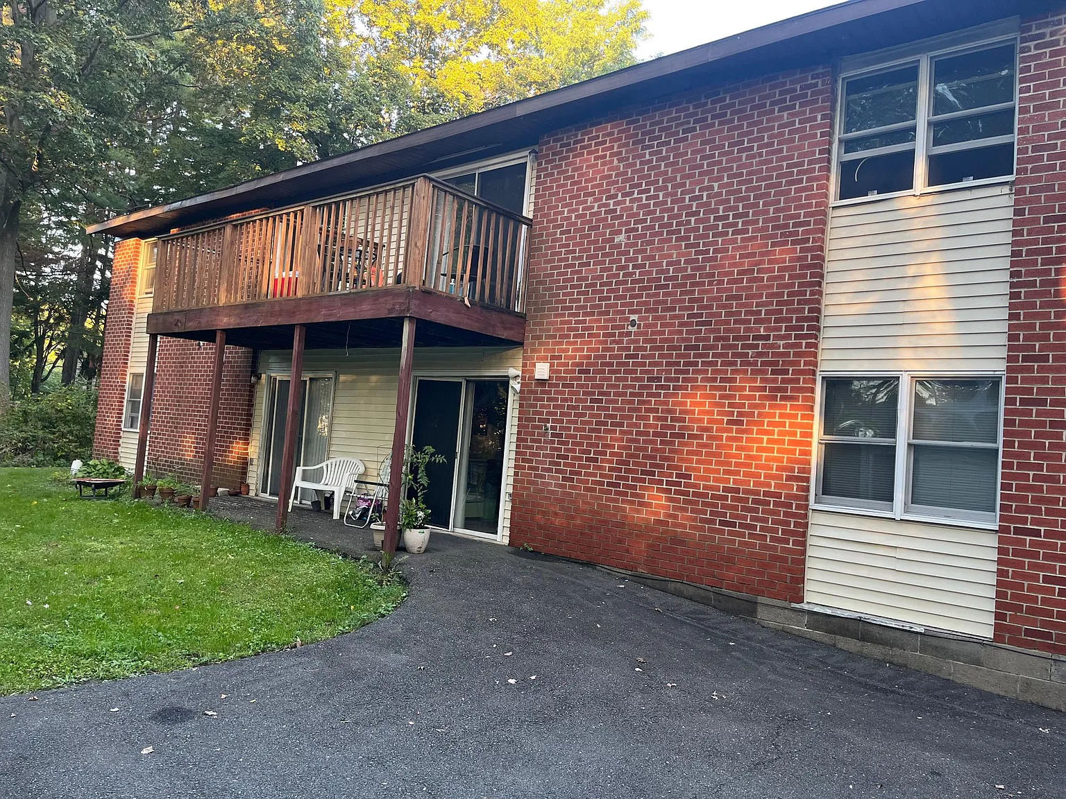 2 bed, 950 sqft, $1,600 — Photo 3