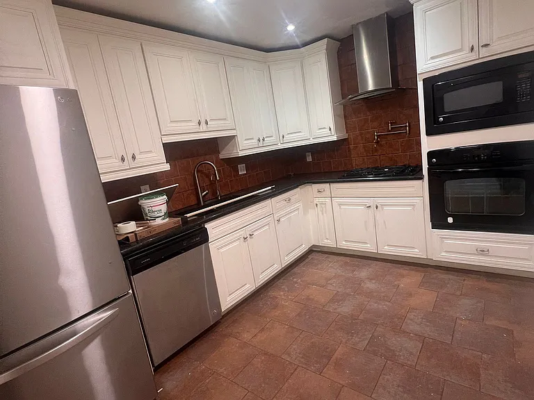 40 Walnut St — Photo 1