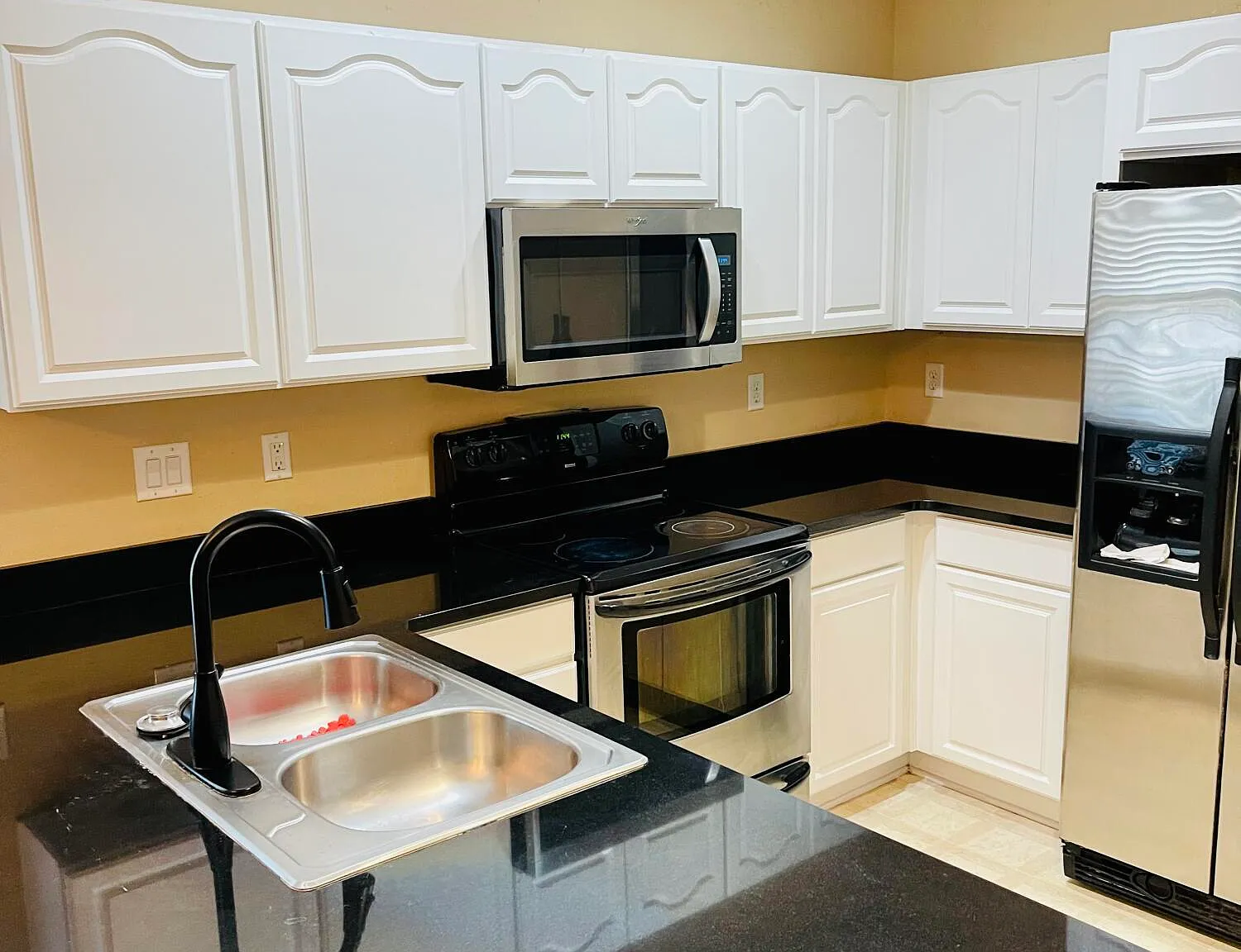 3 bed, 2.5 bath, 1412 sqft, $1,795 — Photo 4