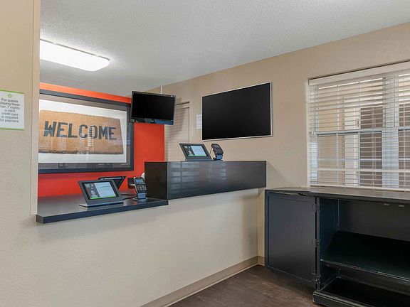 Lobby and Guest Check-in