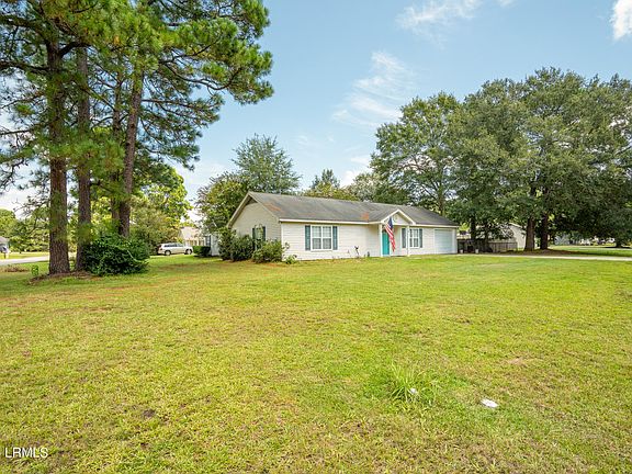 2nd image of 77 Pelican Circle