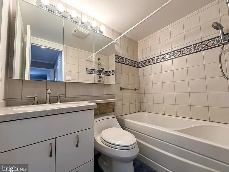 6100 Henry Ave #4I — Photo 10