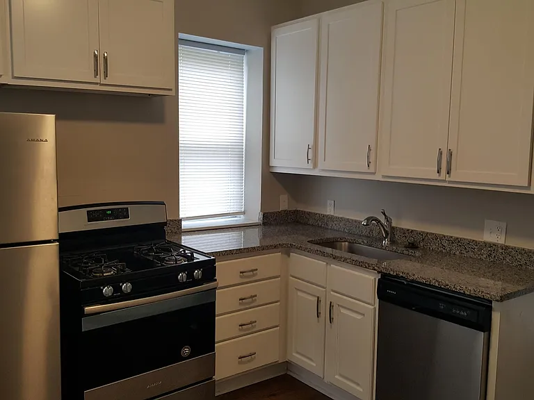 3413 Juniata St — Photo 4