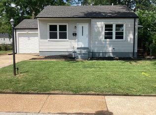 1007 Charbonier Rd, Florissant, MO 63031