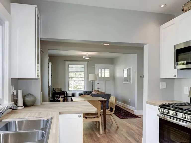 1415 Girard St NE — Photo 6