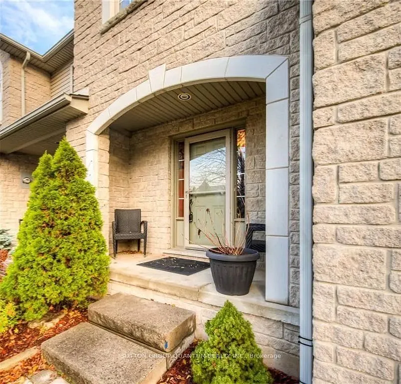 3 bed, $2,700 — Photo 2