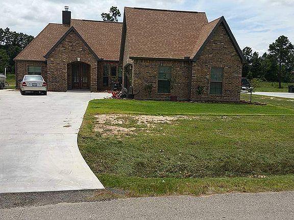 3rd image of 290 Lauren Dr