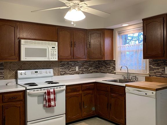 2nd image of 18 Potomac Ln #B