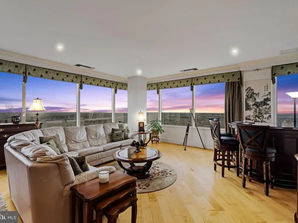 50 S 16th St Unit 4210, Philadelphia, PA 19102