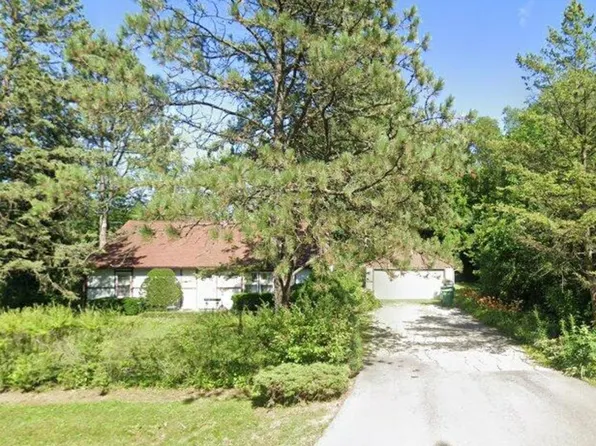 2821 Jackson Dr, Arlington Heights, IL 60004