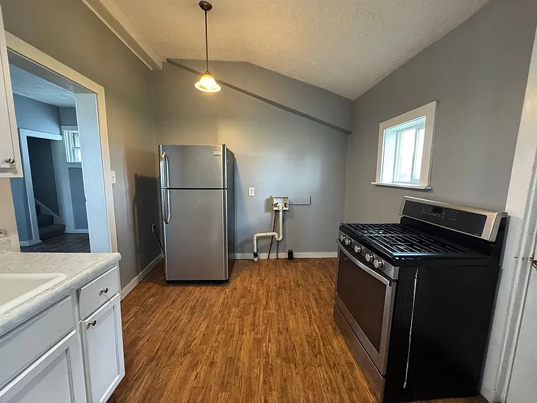 1010 Bates St — Photo 9