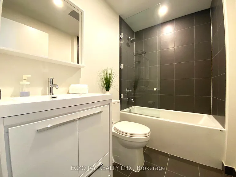 212 King William St #903 — Photo 14