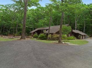 6 Meadow Hill Pl, Armonk, NY 10504