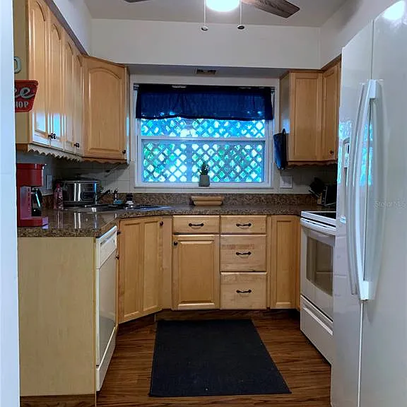 1750 Druid Rd E — Photo 18