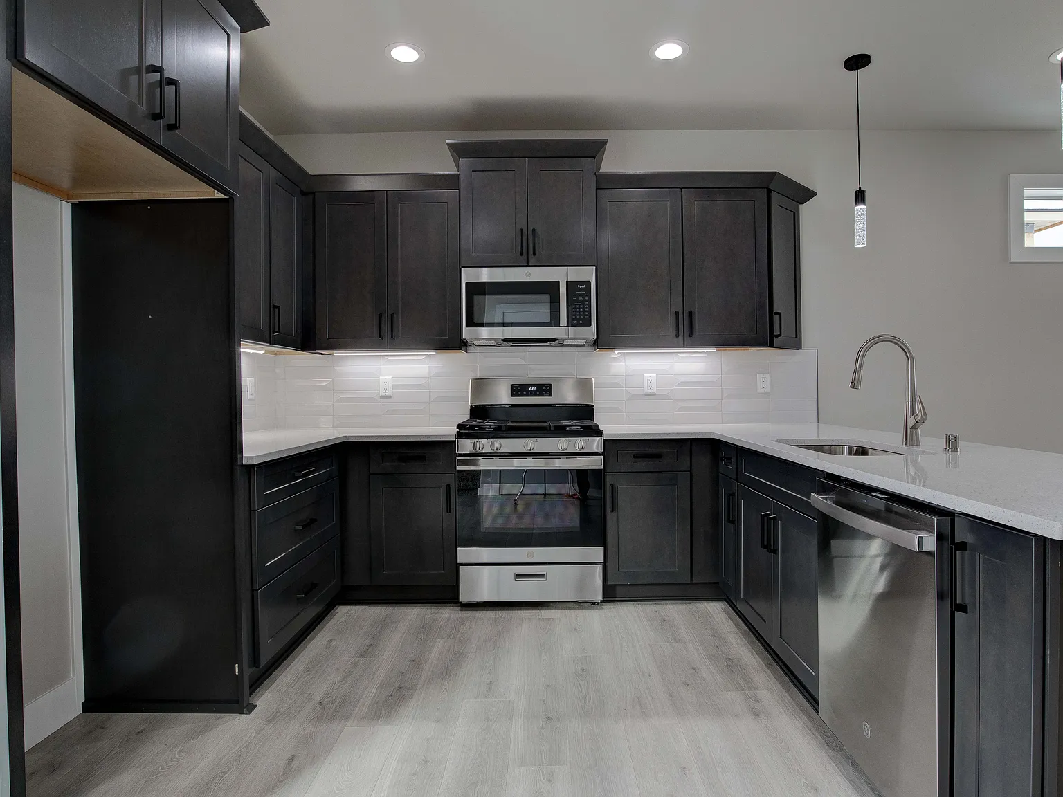 3 bed, 150 sqft, $2,195 — Photo 4