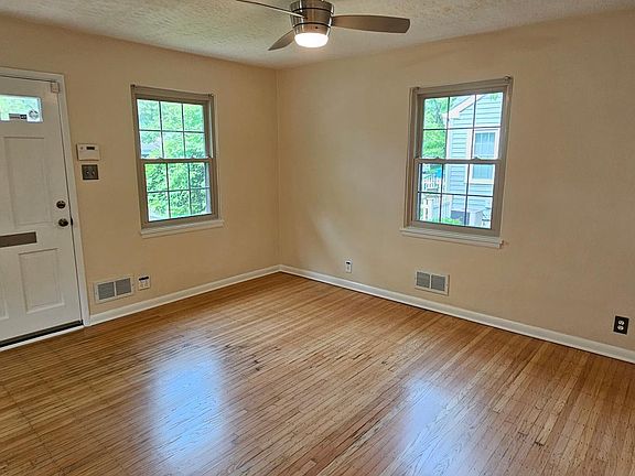 4th image of 2511 Baur Dr