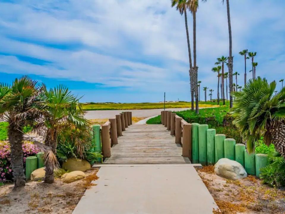 Path to beach from condo