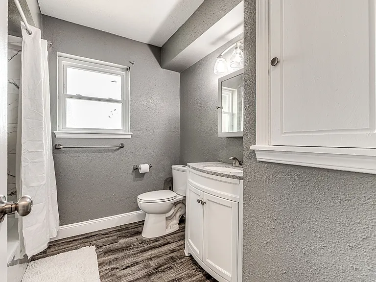 10005 Waverly Ave — Photo 16