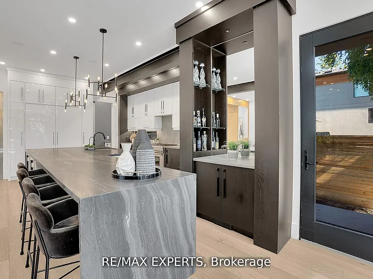 7 Woodvalley Dr — Photo 11