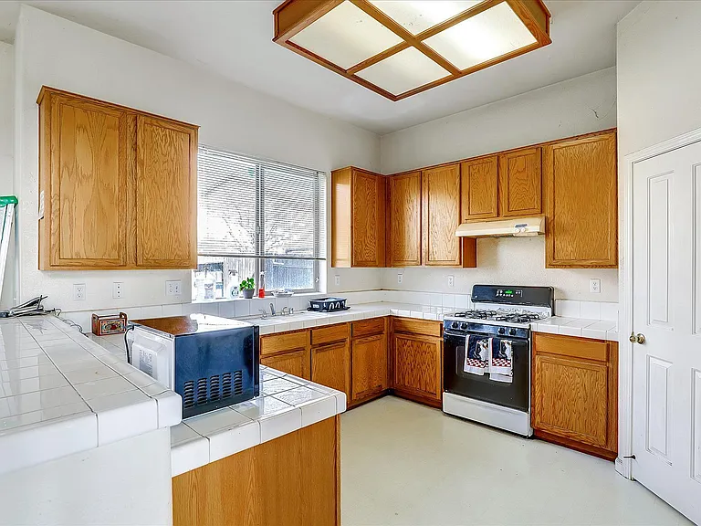 2107 Expedition Way — Photo 28