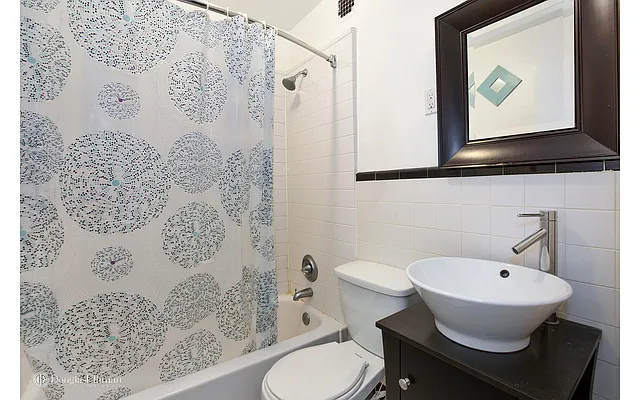 Rented by Douglas Elliman | media 8