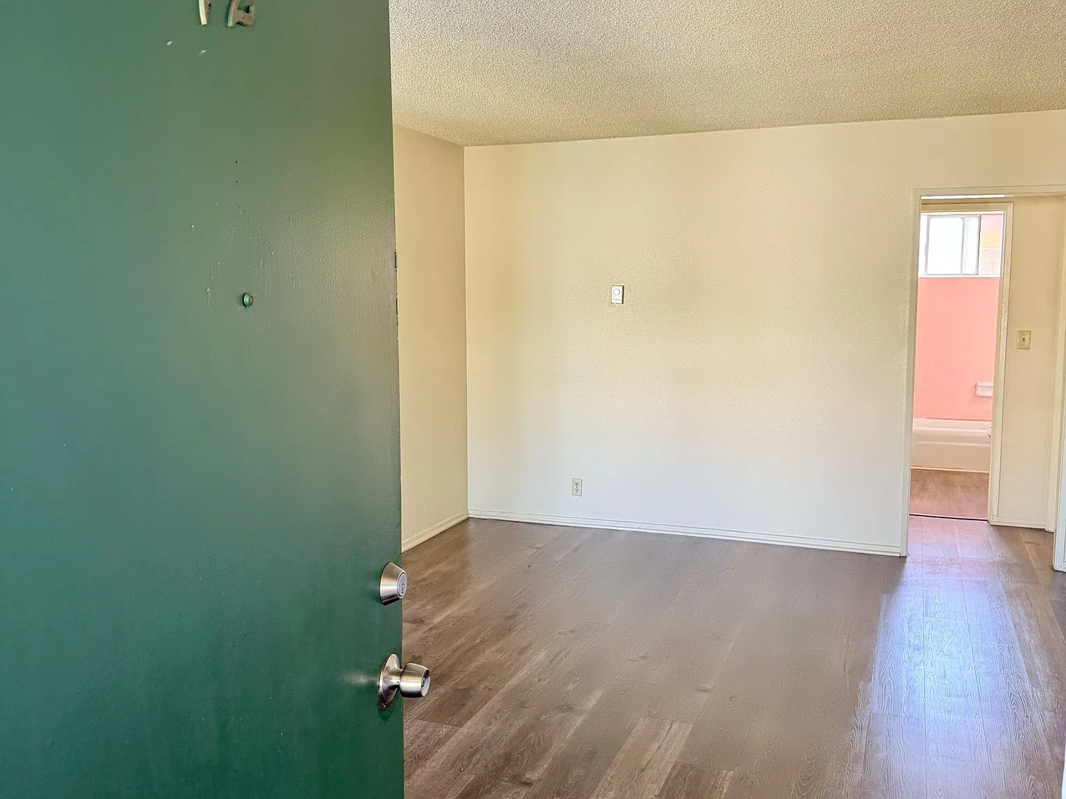 724 E Hardy St — Photo 2