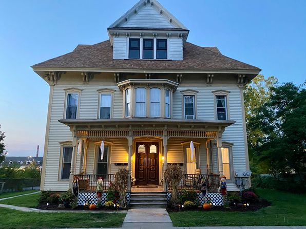 19 Pleasant St APT 3
