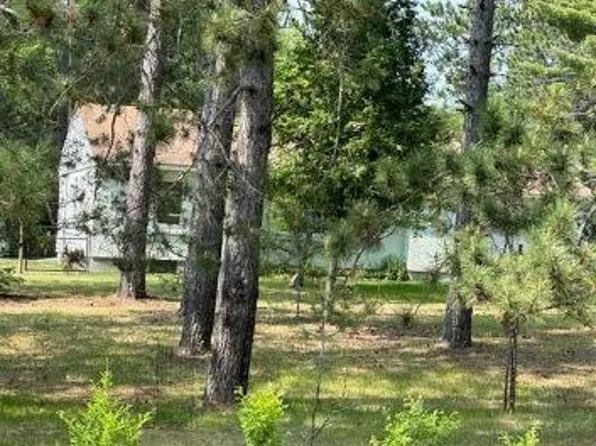 4443 Woodlawn Dr E, Eveleth, MN 55734