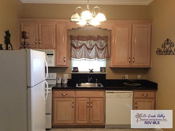4th image of 112 E Pike St #2