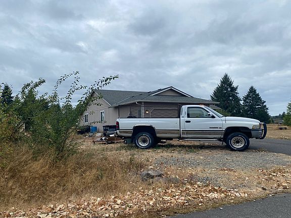 3rd image of 3103 Loma Ct SE
