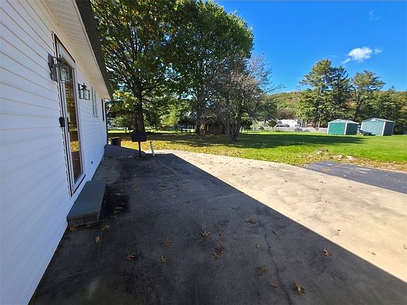 4th image of 607 Cornell Rd