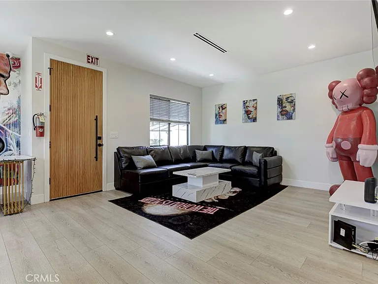 2743 N Keystone St — Photo 20